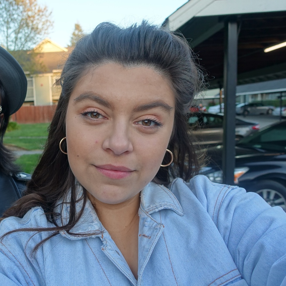 Meet your Posher, Gina